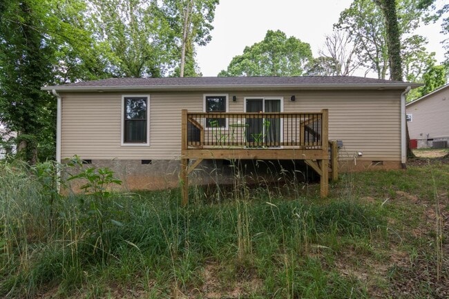 Building Photo - 15 Sand Hill School Rd