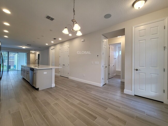 Building Photo - Beautiful 3-Bedroom Home in the Desirable ...