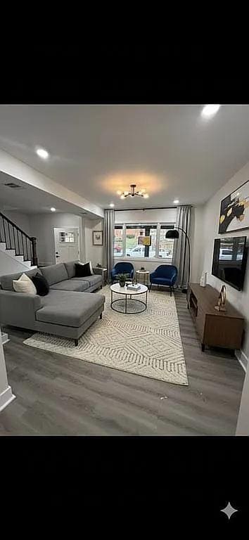 Building Photo - 1105 Quincy Ave