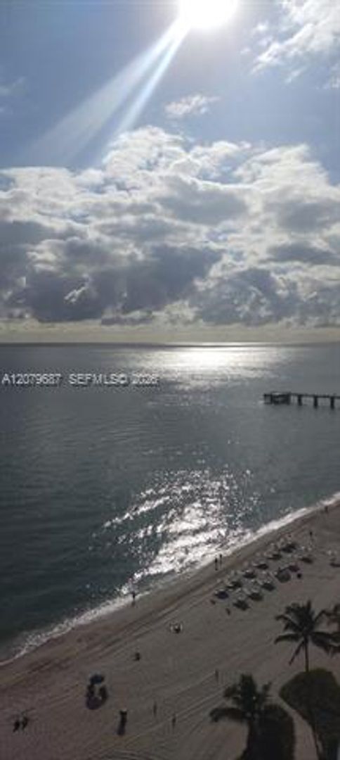 Building Photo - 17001 Collins Ave