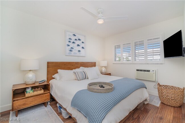 Building Photo - 473 12th Ave S