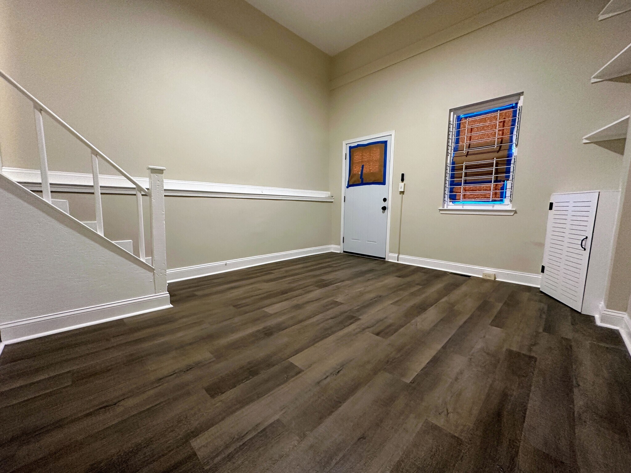 Living Room - 1824 N Payson St