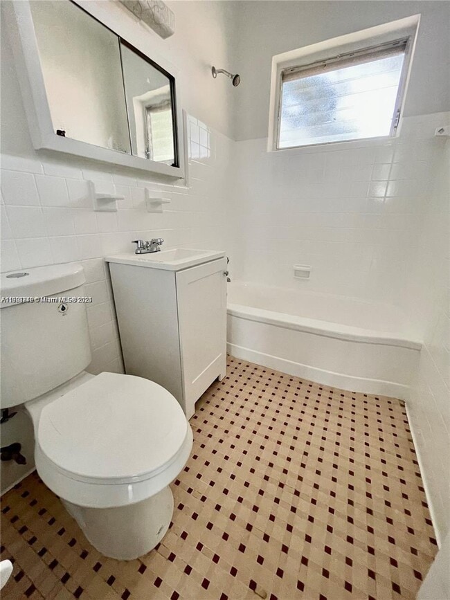 Building Photo - 780 81st St