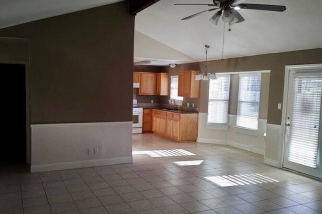 Building Photo - Hitching Post