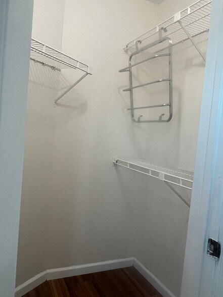 Building Photo - 705 Wagons Way