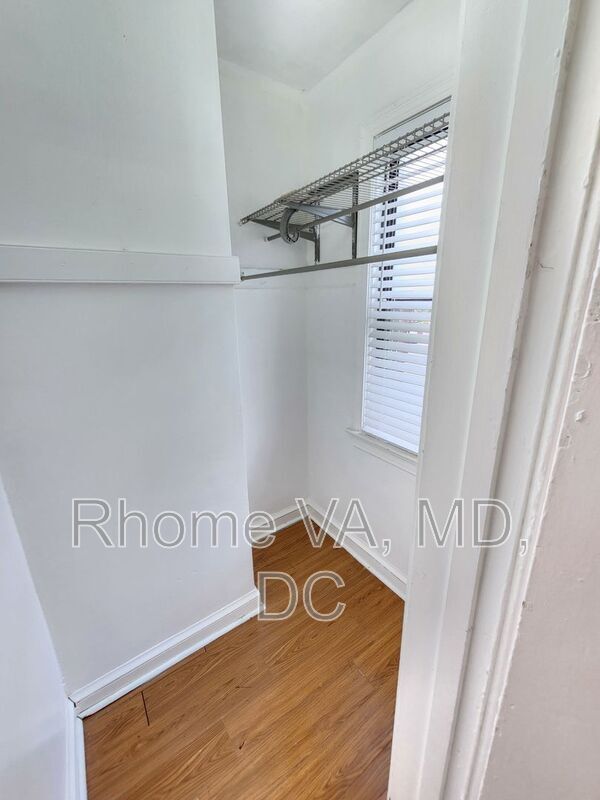 Building Photo - 515 Franklin St NE