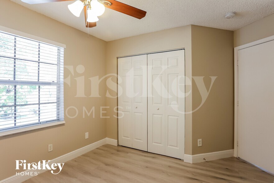 Building Photo - 10837 NW 46th Dr