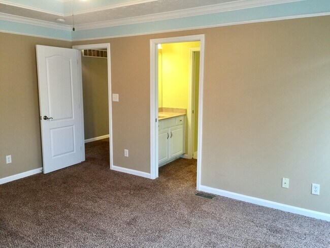 Building Photo - 4505 Cherry Forest Cir