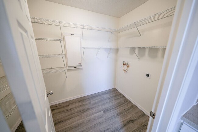 Building Photo - SPACIOUS 4 BEDROOM 2.5 BATH TWO STORY CLERMONT HOME