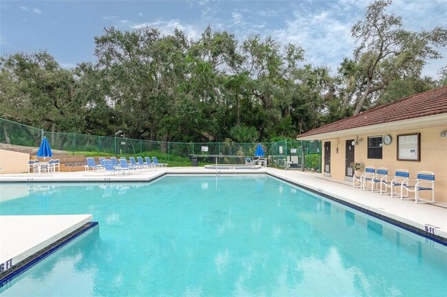Building Photo - 2606 6th Ct