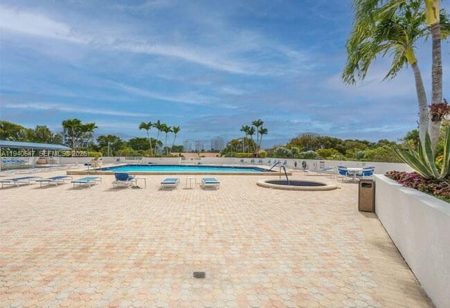 Building Photo - 20355 NE 34th Ct