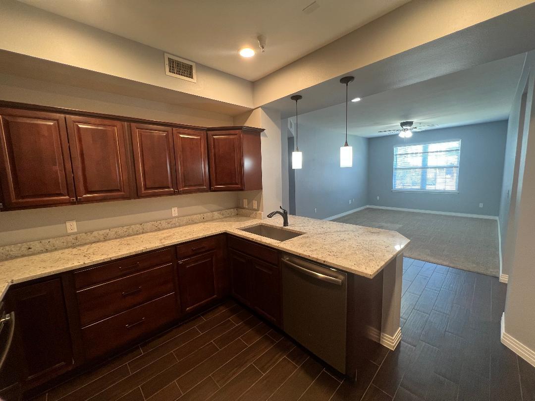 Building Photo - 12924 Ironstone Way