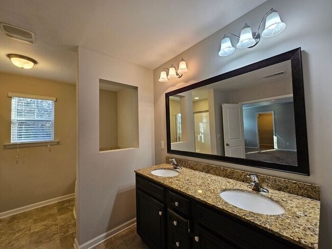 Building Photo - 513 Colony Lakes Dr