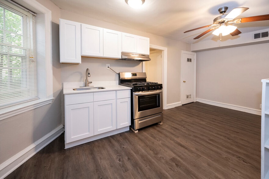 Building Photo - Wayne Walnut Apartments