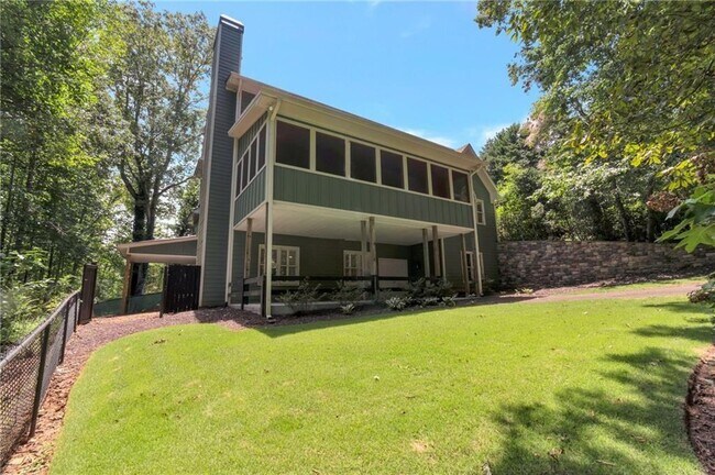 Building Photo - 180 Forest Glen Dr