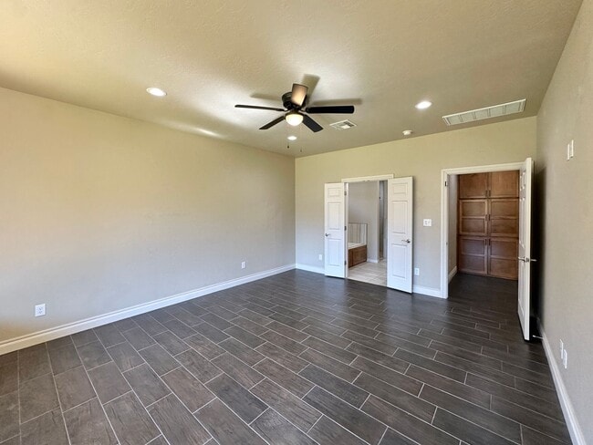 Building Photo - 2 story, 5-bedroom 3 bath home in Wyatt Acres