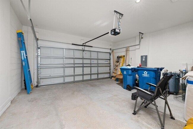 Building Photo - 1335 Normandy Dr