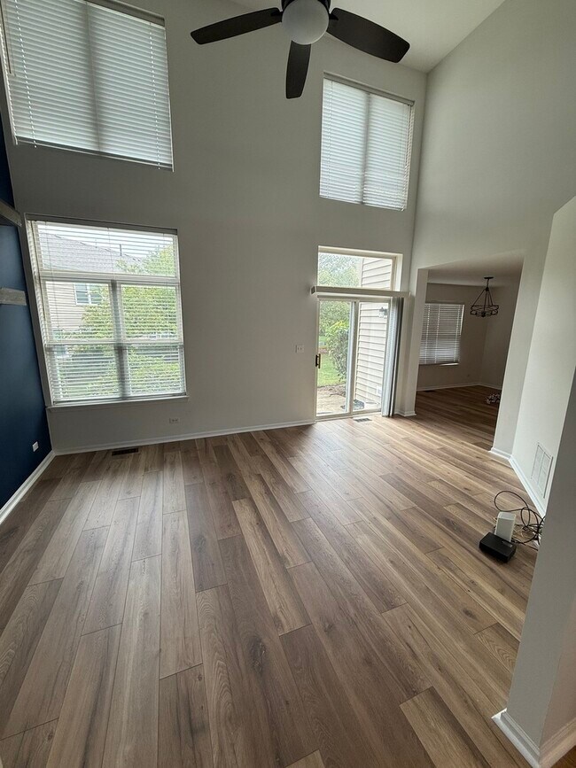 Building Photo - 368 S Jewel Ct