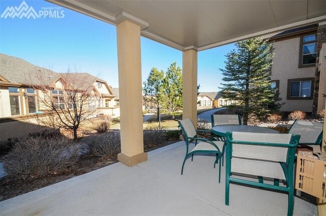 Building Photo - LUXURY PATIO HOME IN DISTRICT 20 SHOWING B...