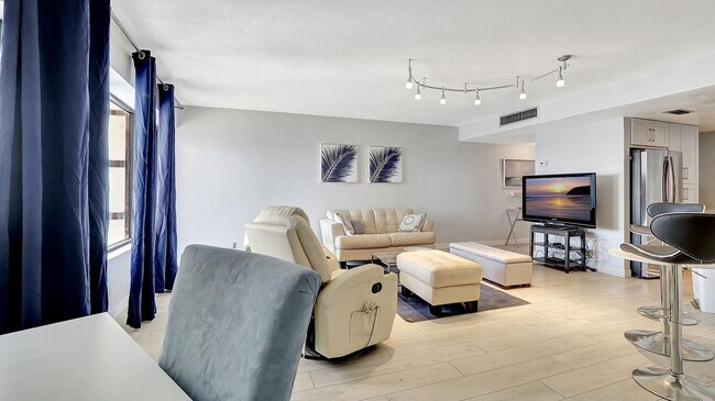 Building Photo - 3800 Galt Ocean Dr