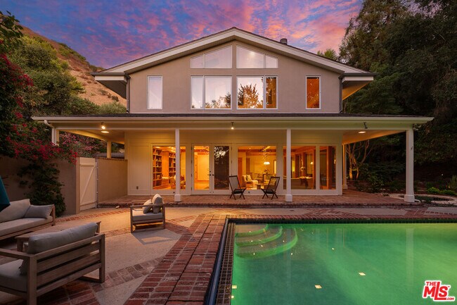 Building Photo - 7972 Mulholland Dr