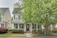 Building Photo - 528 Normandy St