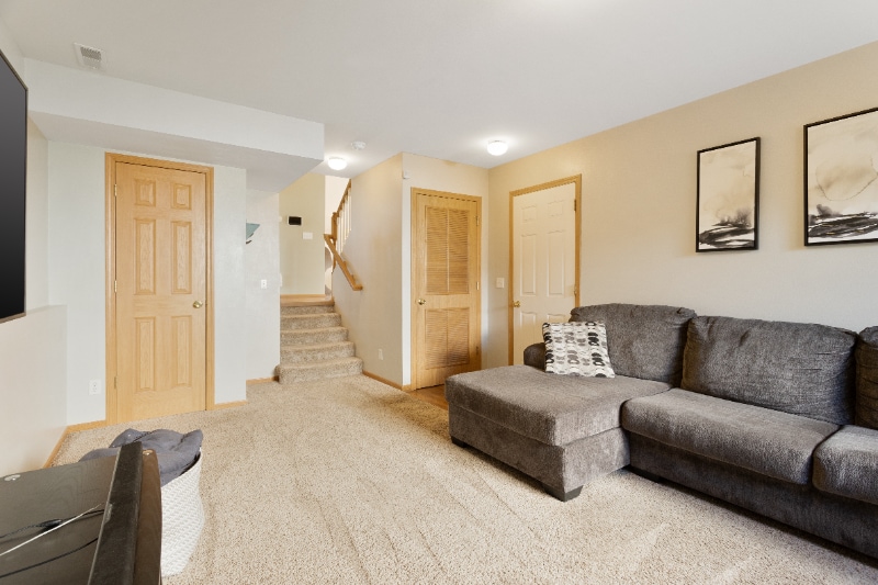 Building Photo - 15614 Cottonwood Ave