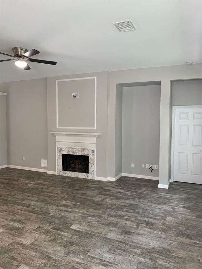 Building Photo - 18418 Sailfish Cove Dr