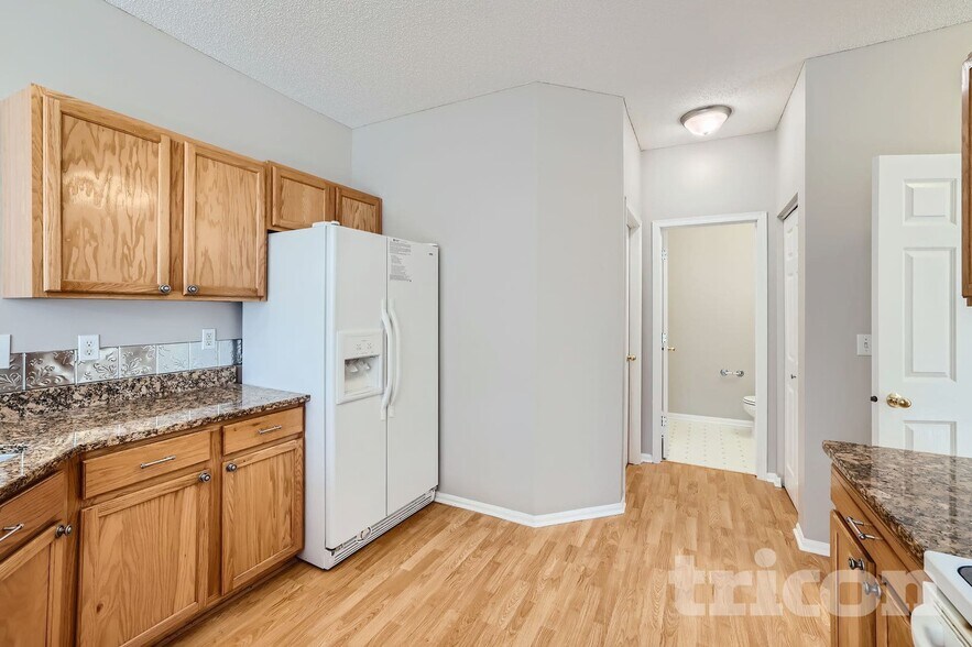 Building Photo - 16476 Jarrett Cir