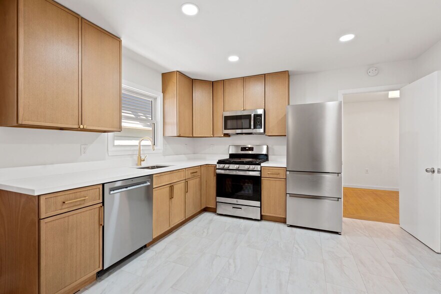 Building Photo - 1626 Kains Ave