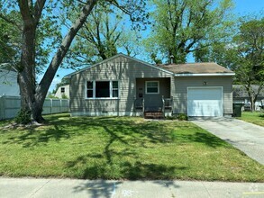 Building Photo - Ranch Home in Northampton