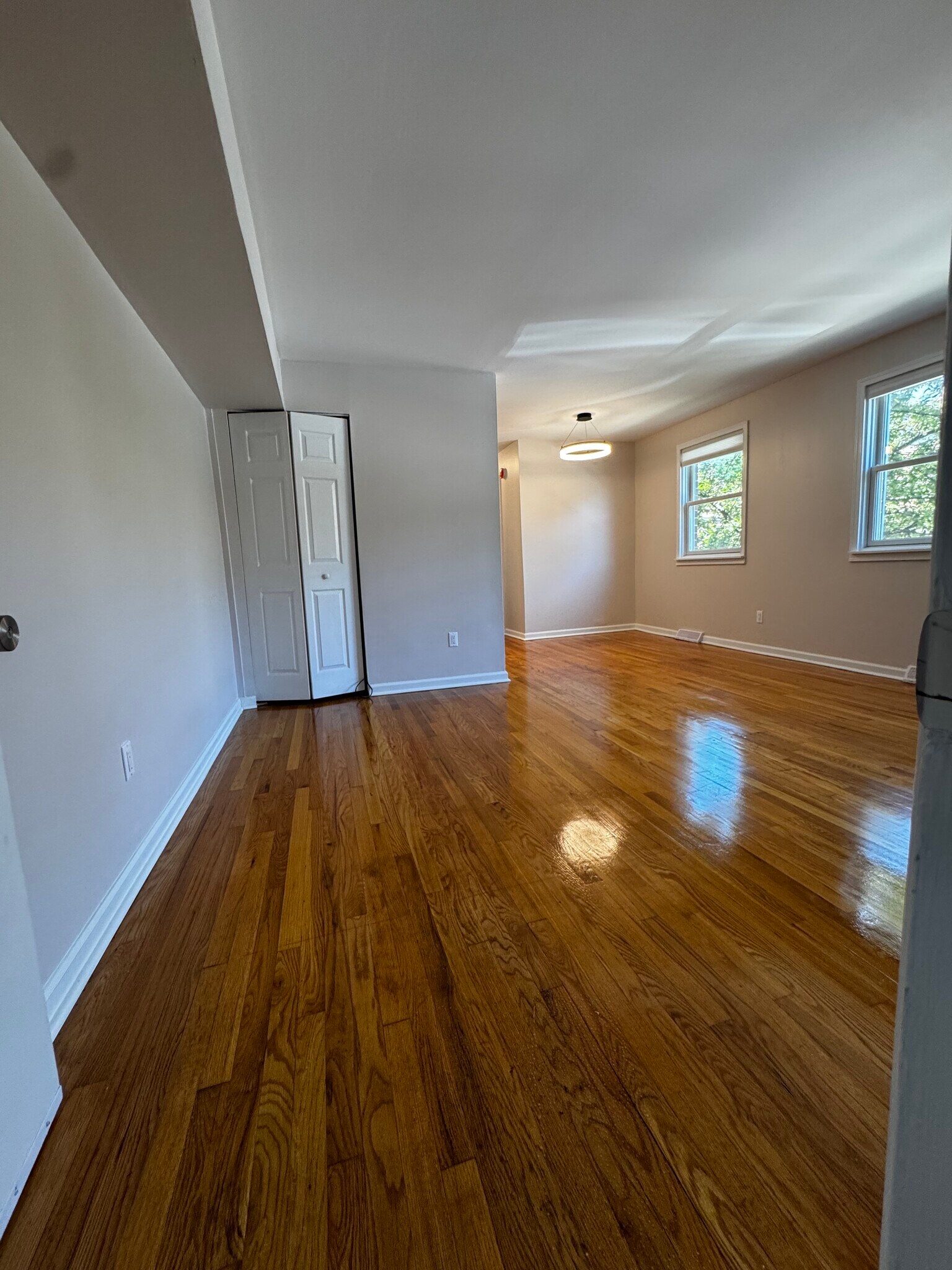 Building Photo - 4412D Falls Bridge Dr