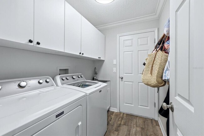Building Photo - 4617 Egmont Dr