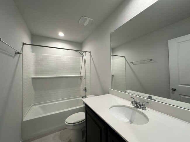 Building Photo - 3404 Tahiti