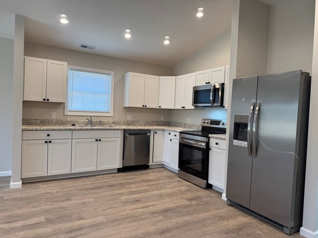 Building Photo - 96 Duncan Ln