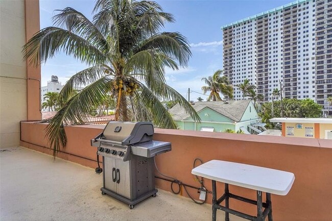 Building Photo - 801 S Ocean Dr