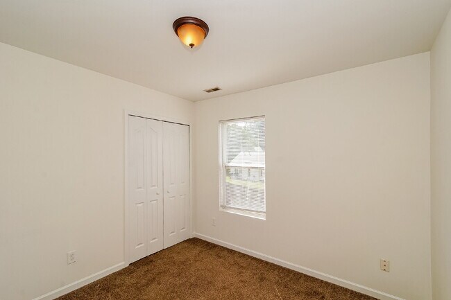 Building Photo - 734 Aberdeen Glen Pl