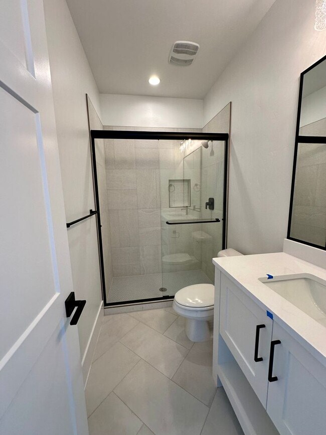 Building Photo - Stunning 5 Bedroom Home with Premium Upgrades Throughout