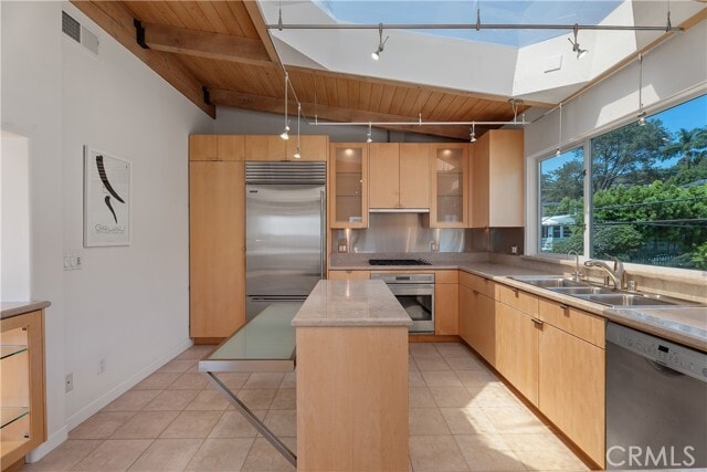Building Photo - 31685 3rd Ave