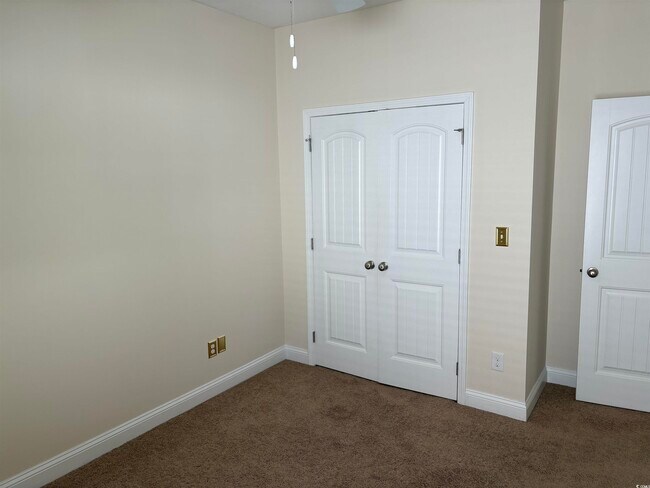 Building Photo - 292 Clearwater Dr