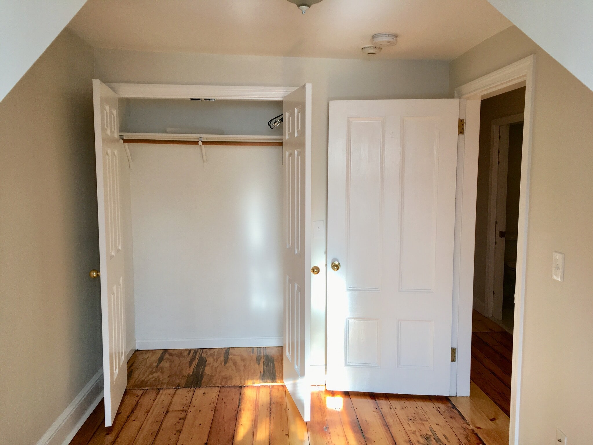 Building Photo - 614 Massachusetts Ave