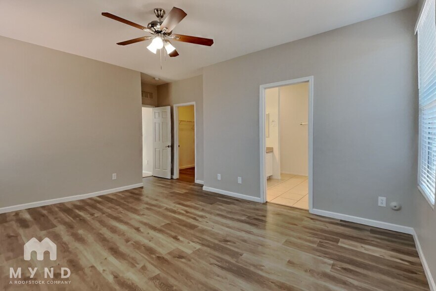 Building Photo - 6834 S 30th Ln