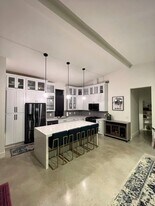 Kitchen - 3003 Birdwood Cir