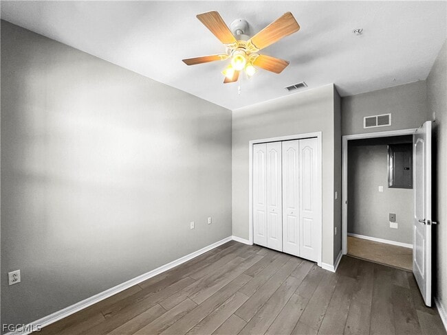 Building Photo - 8550 Kingbird Loop