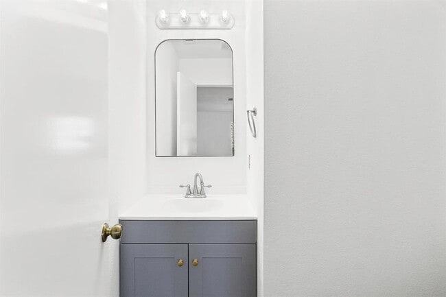 Building Photo - 2431 Lavendale Ct