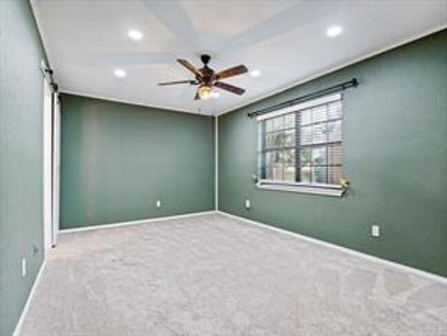 Building Photo - 1620 Post Oak Dr