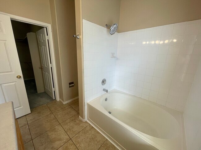 Building Photo - 7243 Natalie Janae Ln NE