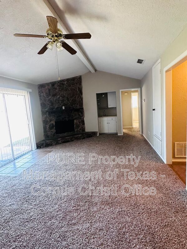 Building Photo - 702 Alhambra Dr