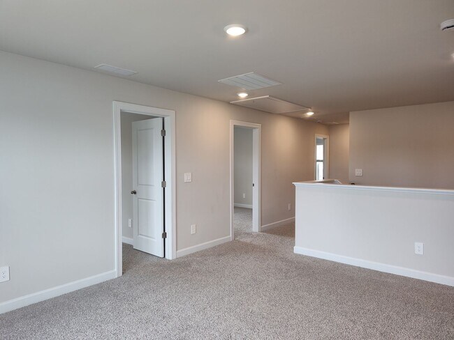 Building Photo - 5 BD/3.5 BA House in Shepherds Landing!