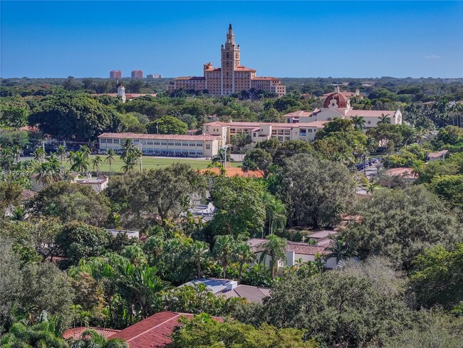 Building Photo - 2415 San Domingo St